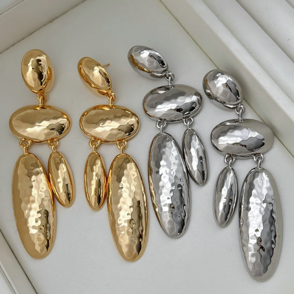 Chunky metal fashion earrings