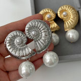 Snail pearl earrings