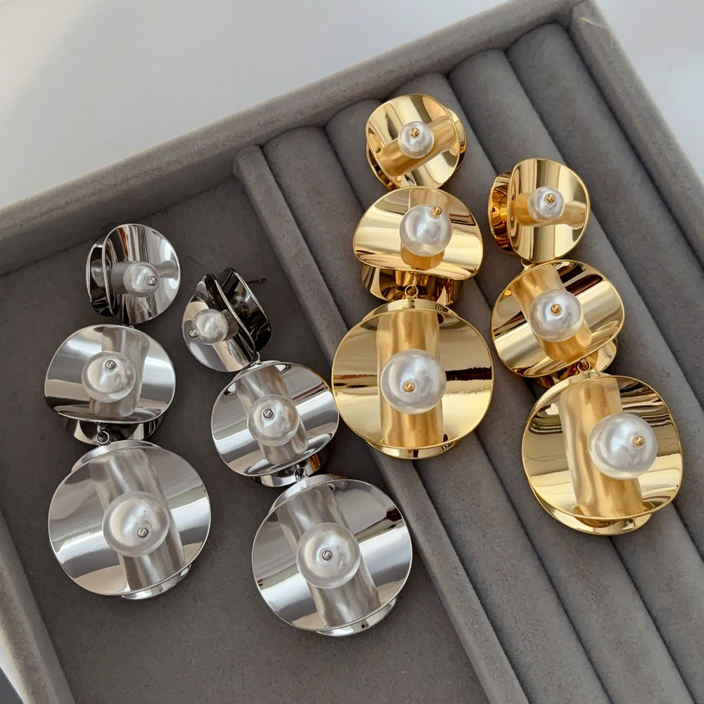 Metal chunky flower earrings