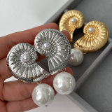 Snail pearl earrings
