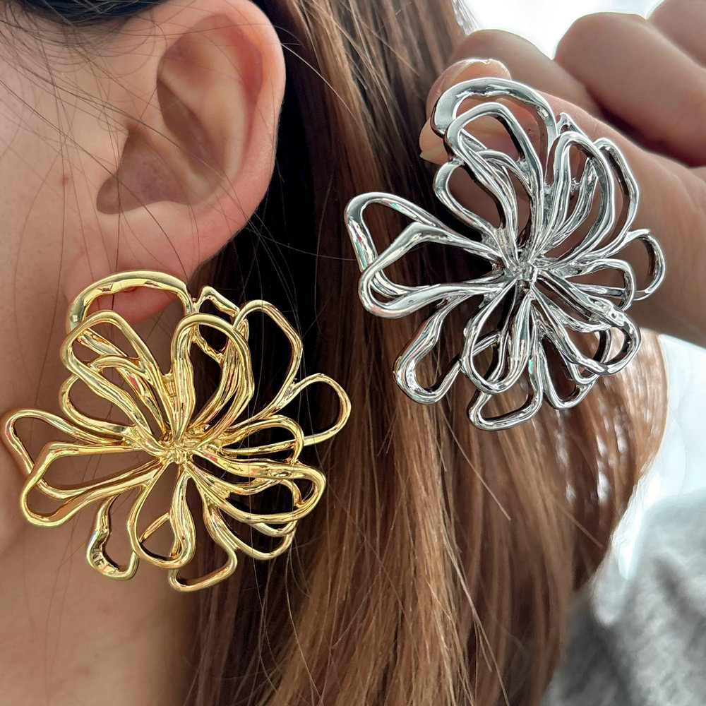 Chunky metal flower earrings