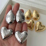 Metal teardrop earrings