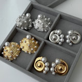 Snail shell pearl earrings