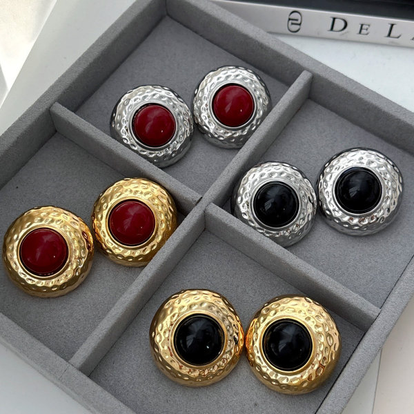 Metal round shape earrings