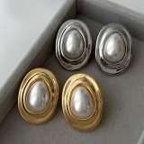 Oval shaple pearl earrings