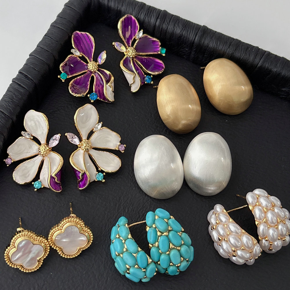 Enamel flower earrings