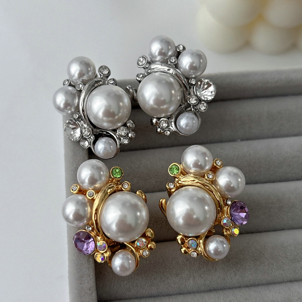 Pearl flower earrings