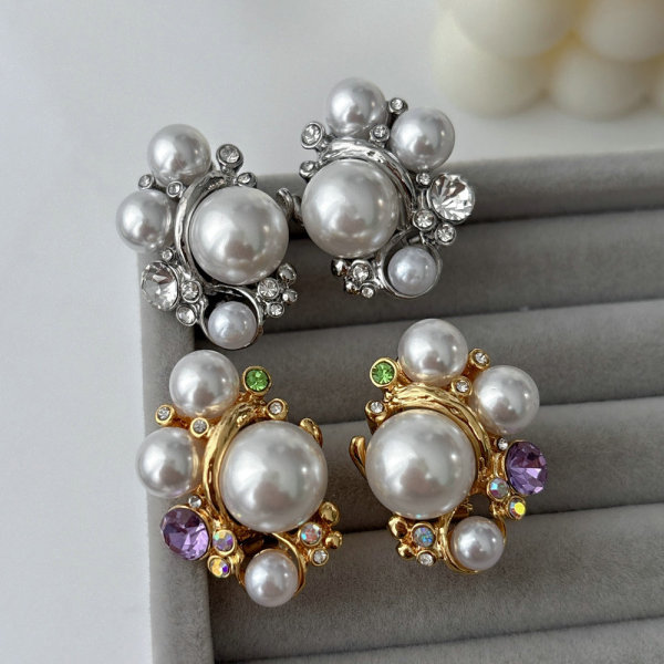 Pearl flower earrings