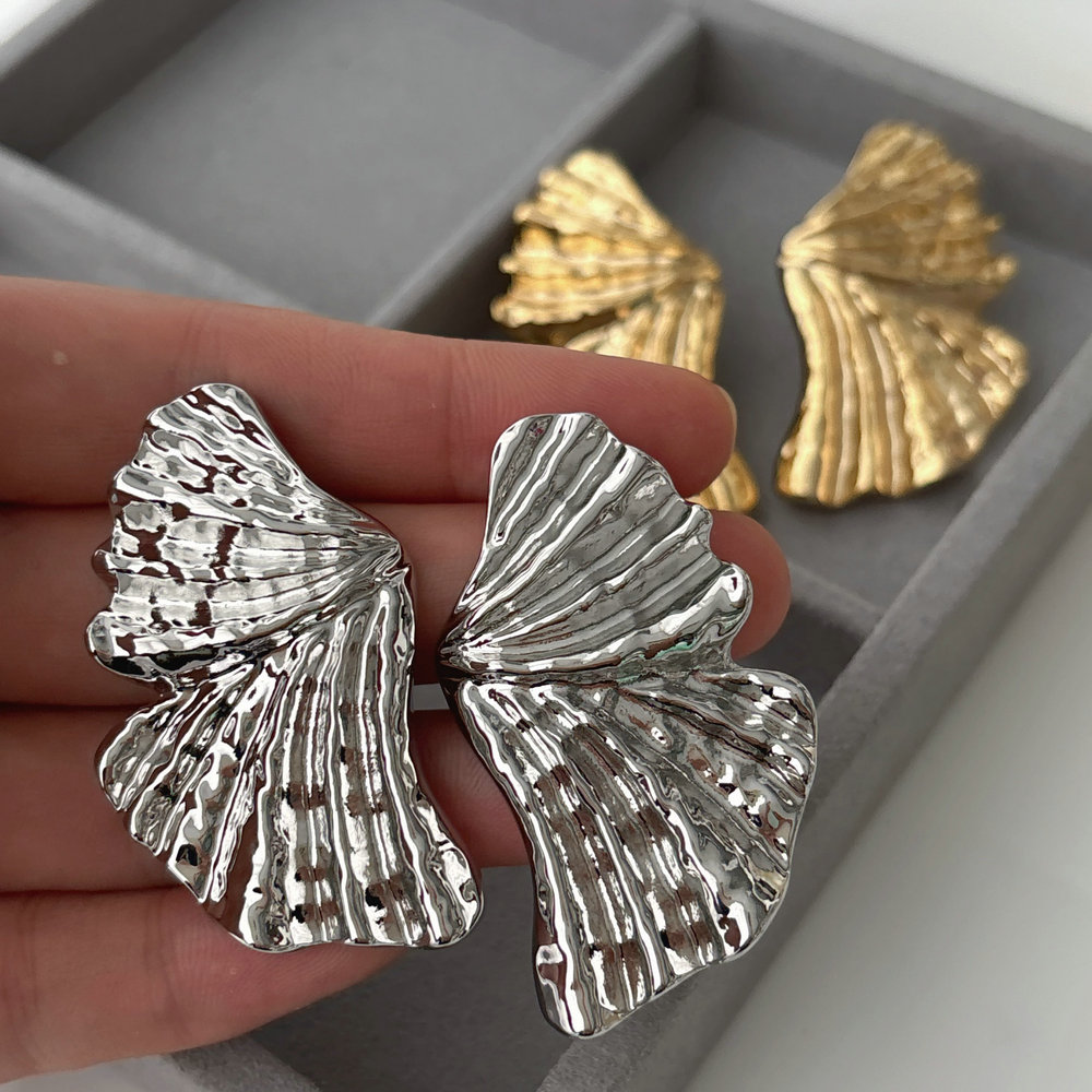 Metal wing earrings