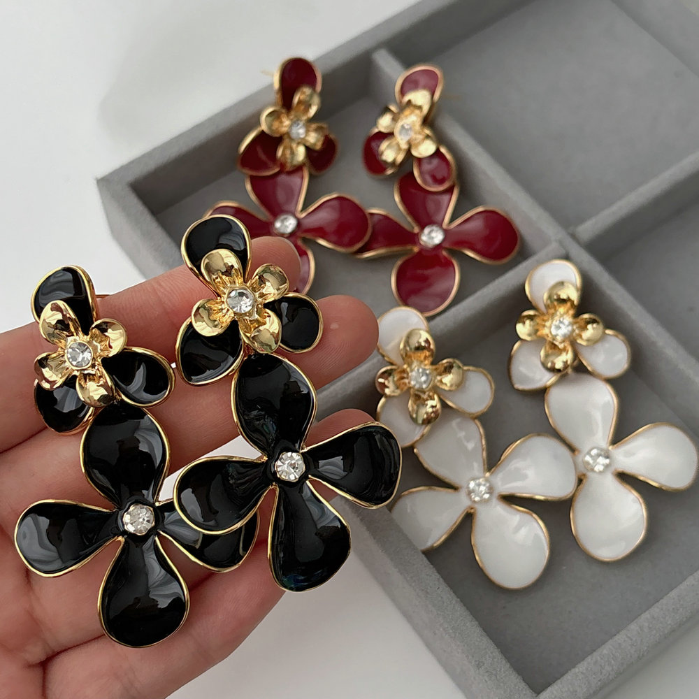 Enamel flower earrings