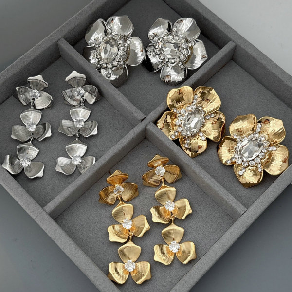 Metal flower earrings