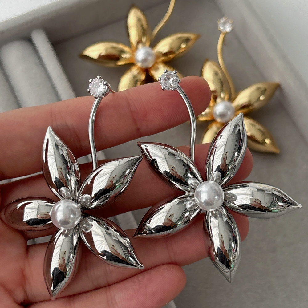 Metal flower earrings
