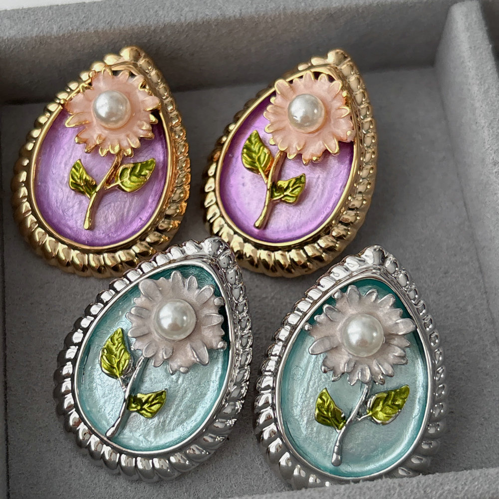 Enamel flower earrings