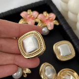 Flower bee earrings
