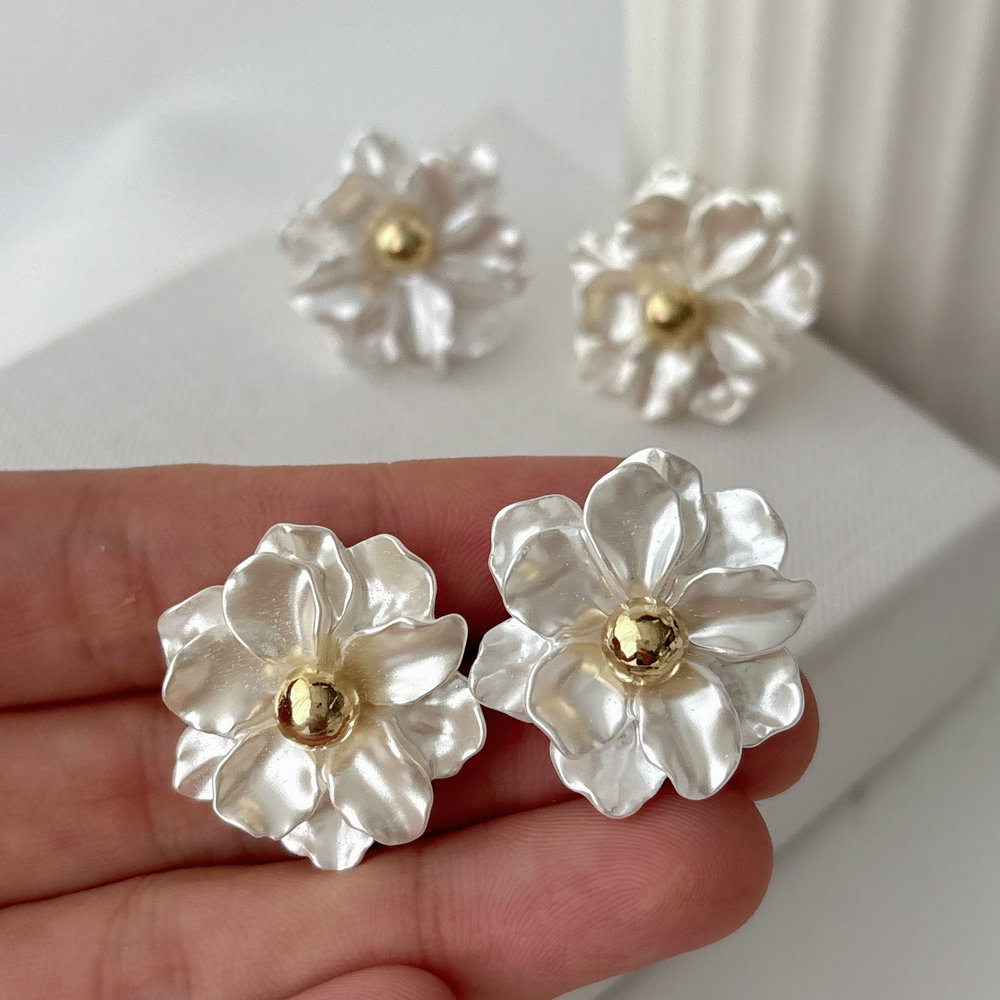 Flower earrings