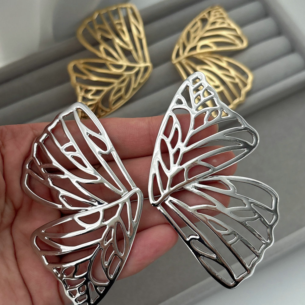 Metal chunky wing earrings