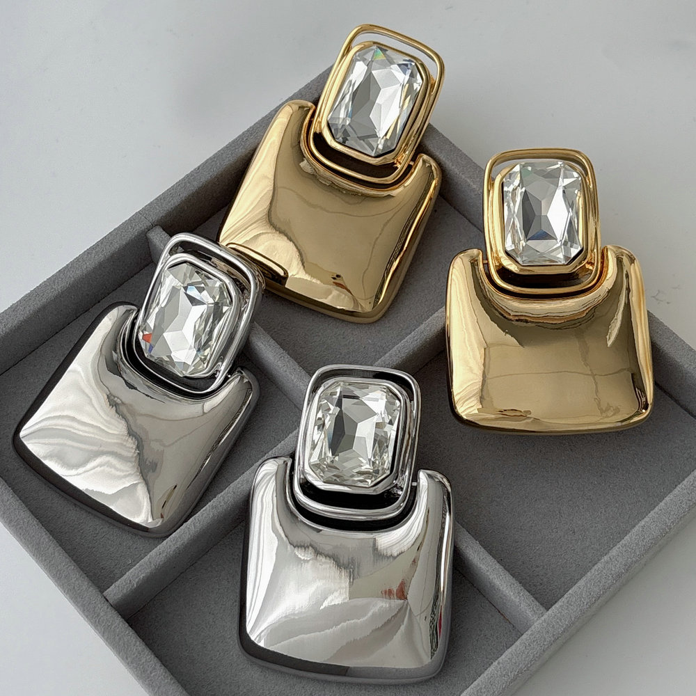 Chunky metal sqaure earrings
