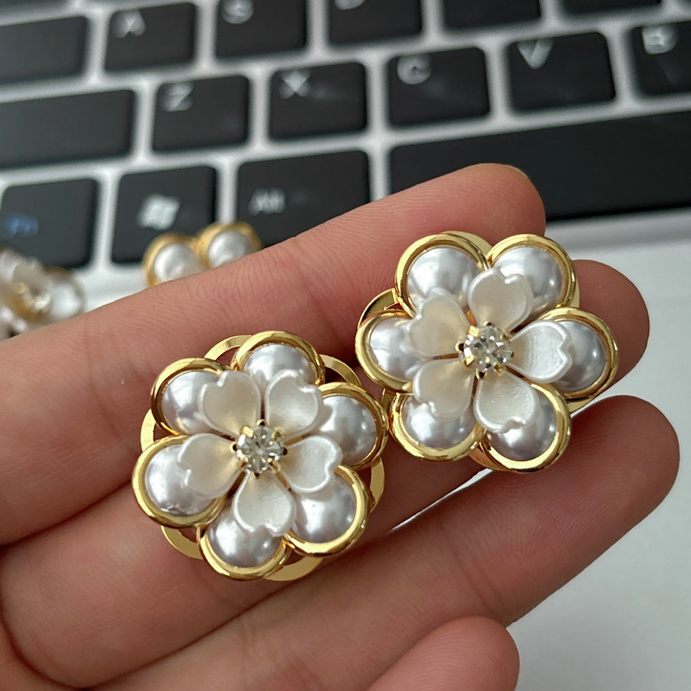 Flower earrings