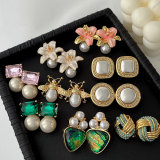 Flower bee earrings