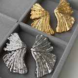 Metal wing earrings