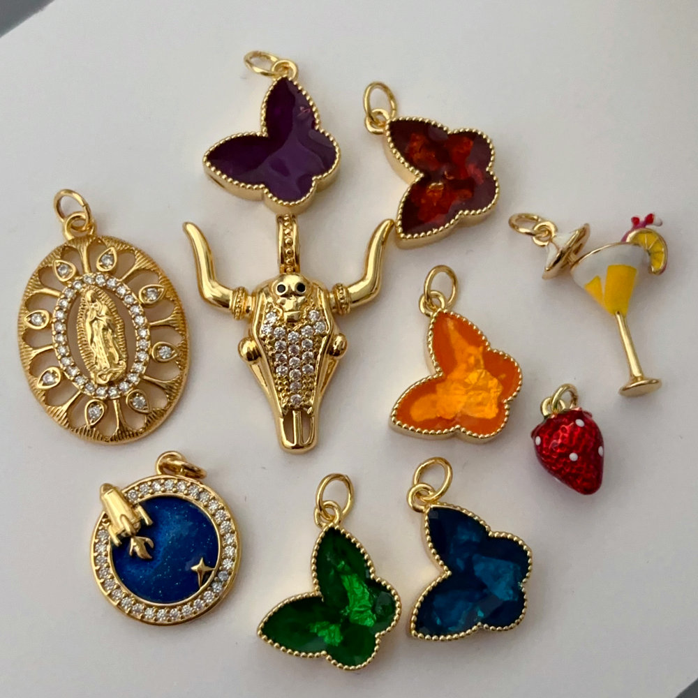 Horn charm