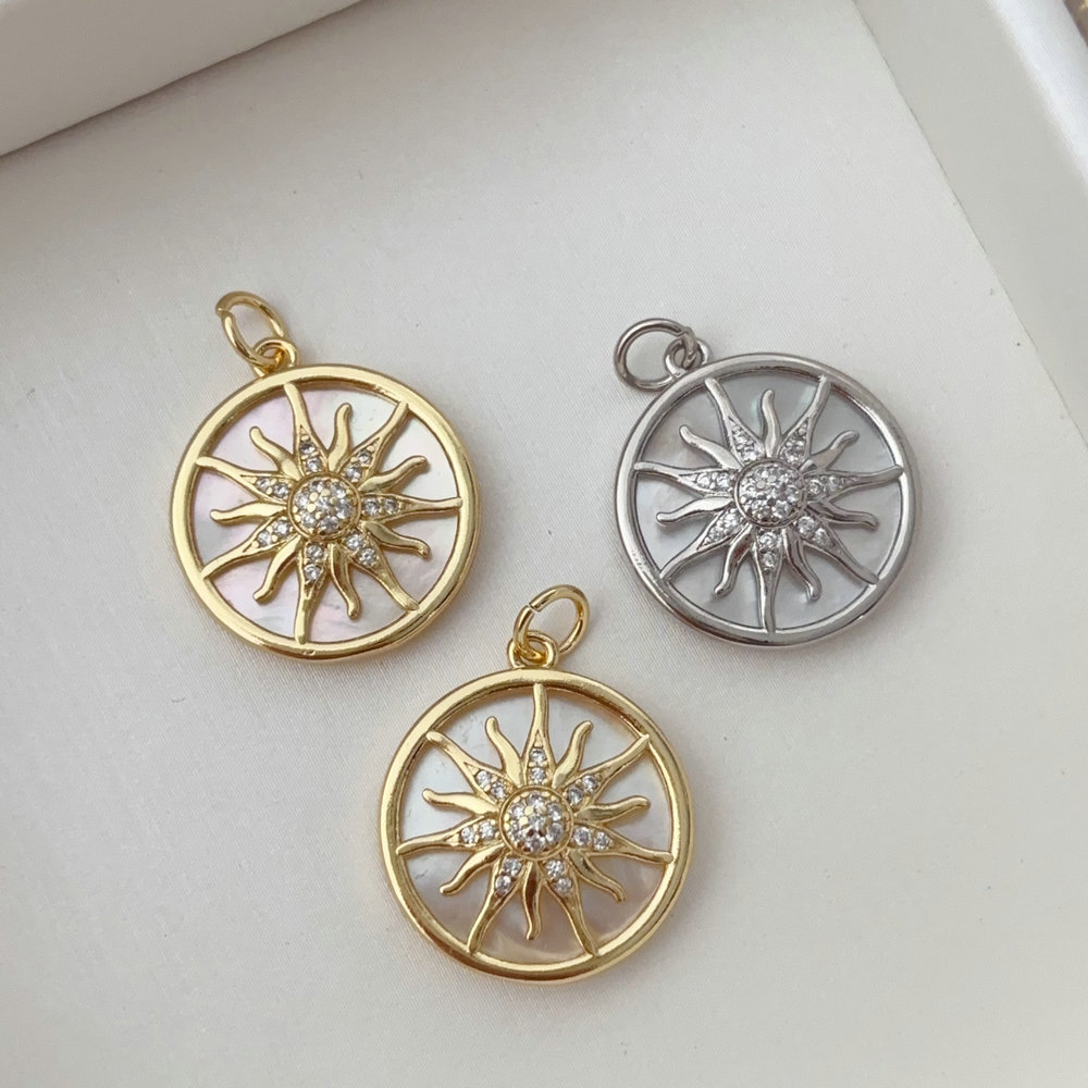 Shell sunflower charm