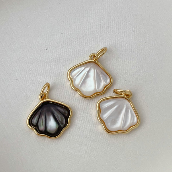 Shell fan charm