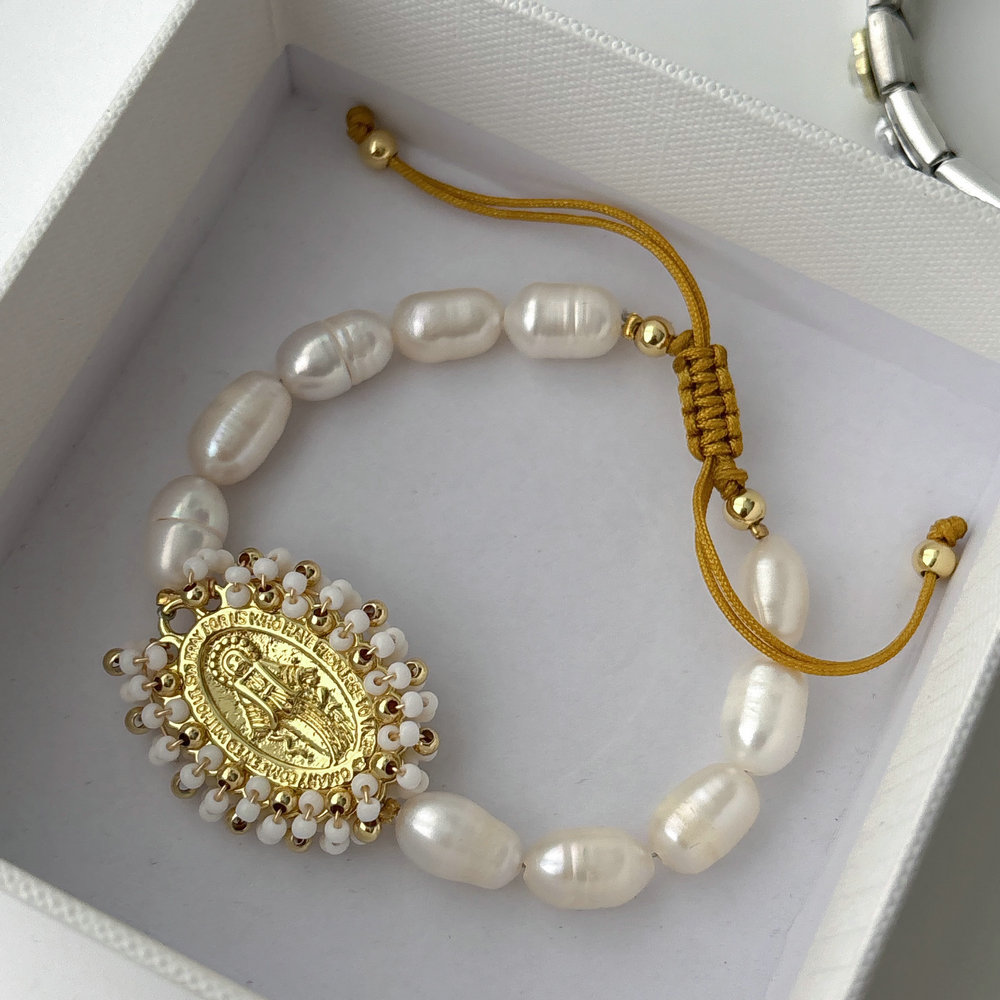 Fresh water pearl handmade bracelet