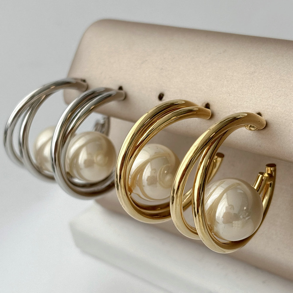 Pearl hoop