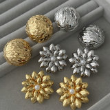 Metal flower round shape earrings