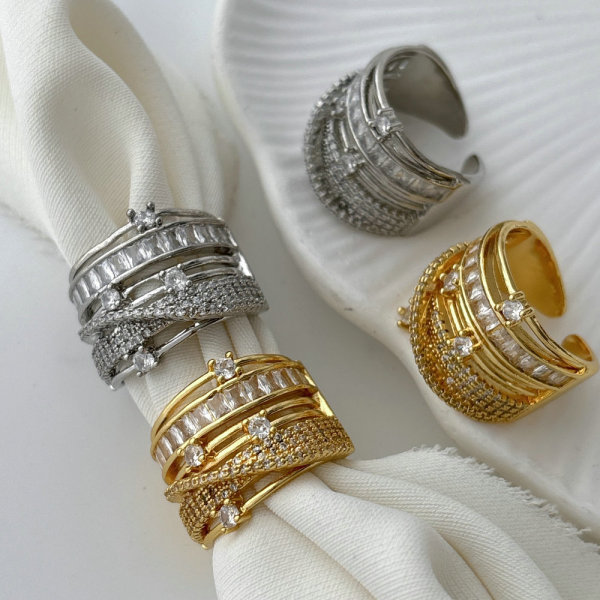 Pave zircon chunky twist ring