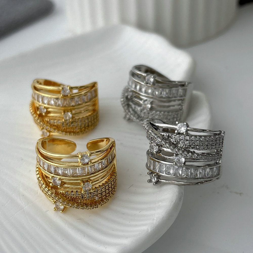 Pave zircon chunky twist ring