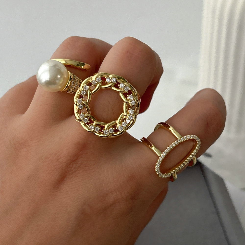 Fashion pearl ring