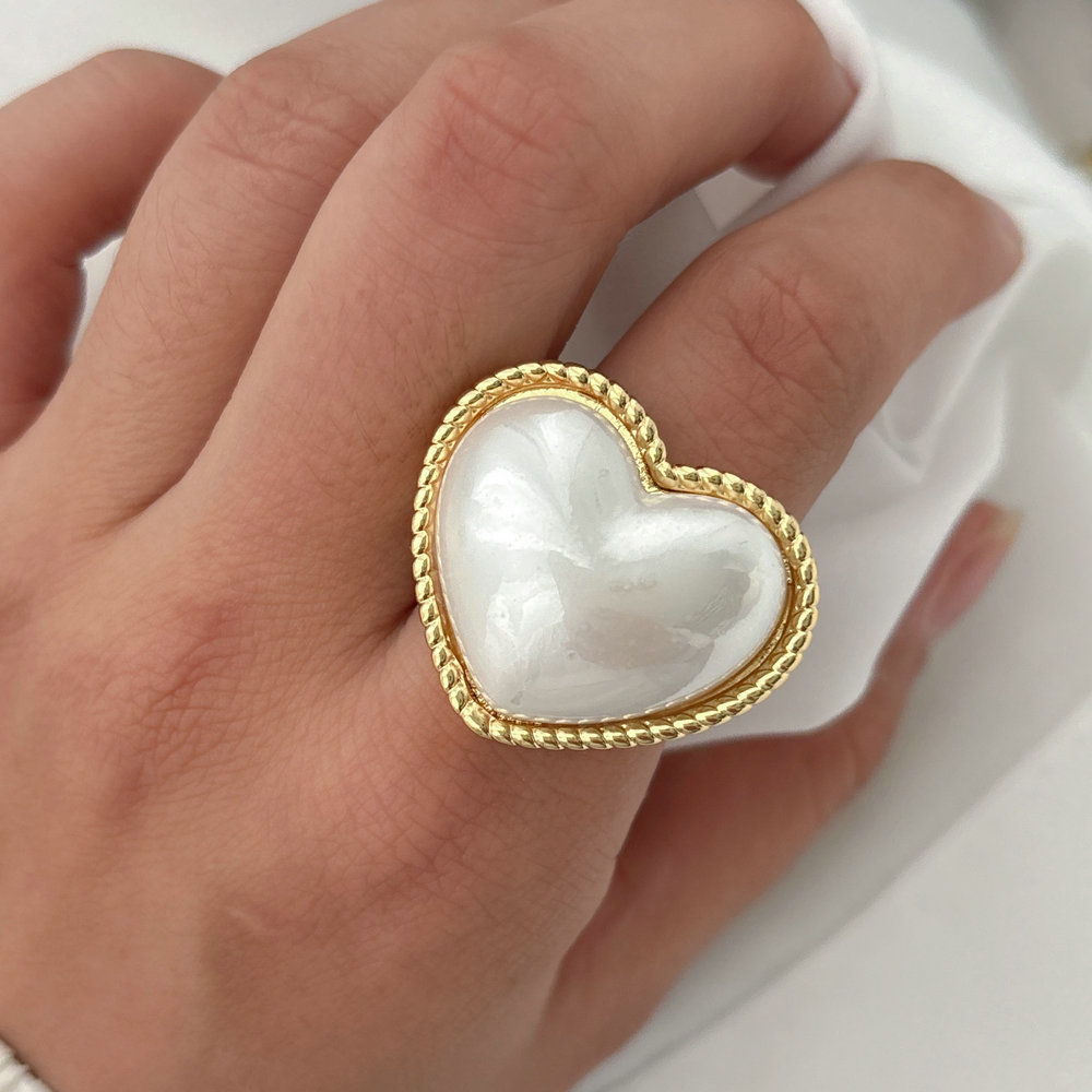Heart pearl ring