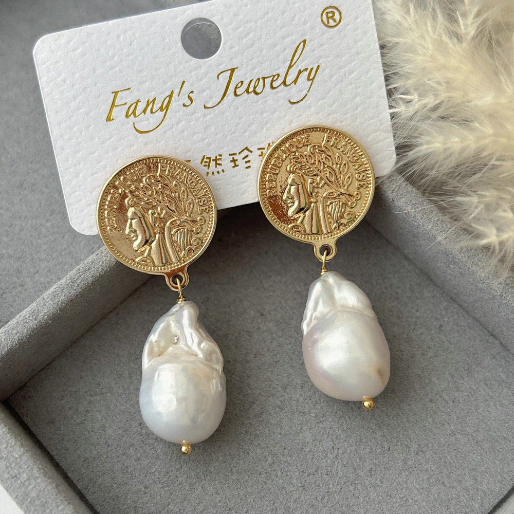 Fresh water pearl earrings