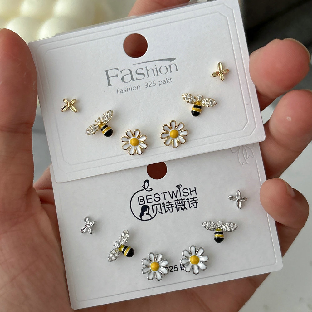 Set bee earrings