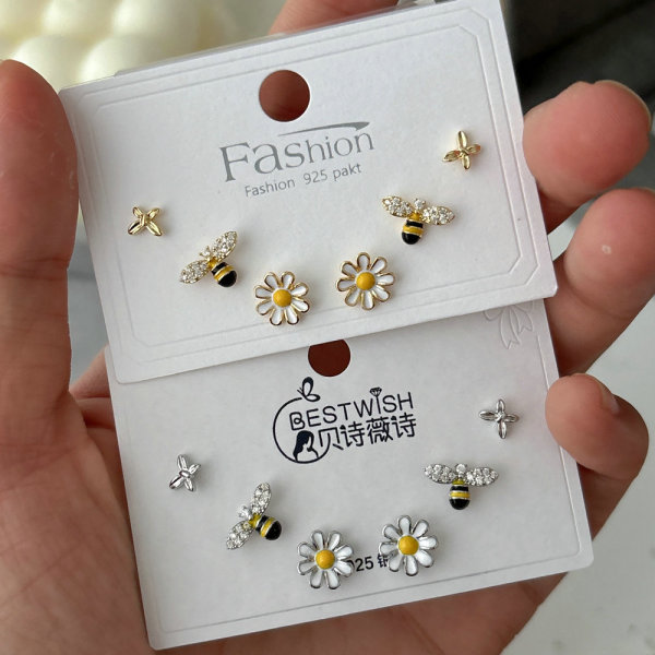 Set bee earrings