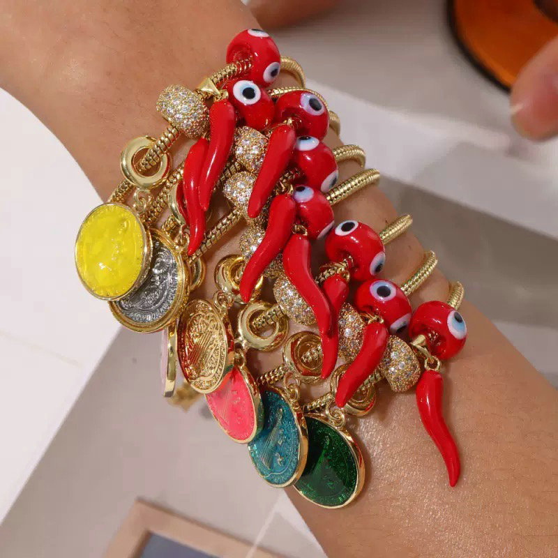 Chili charm bracelet