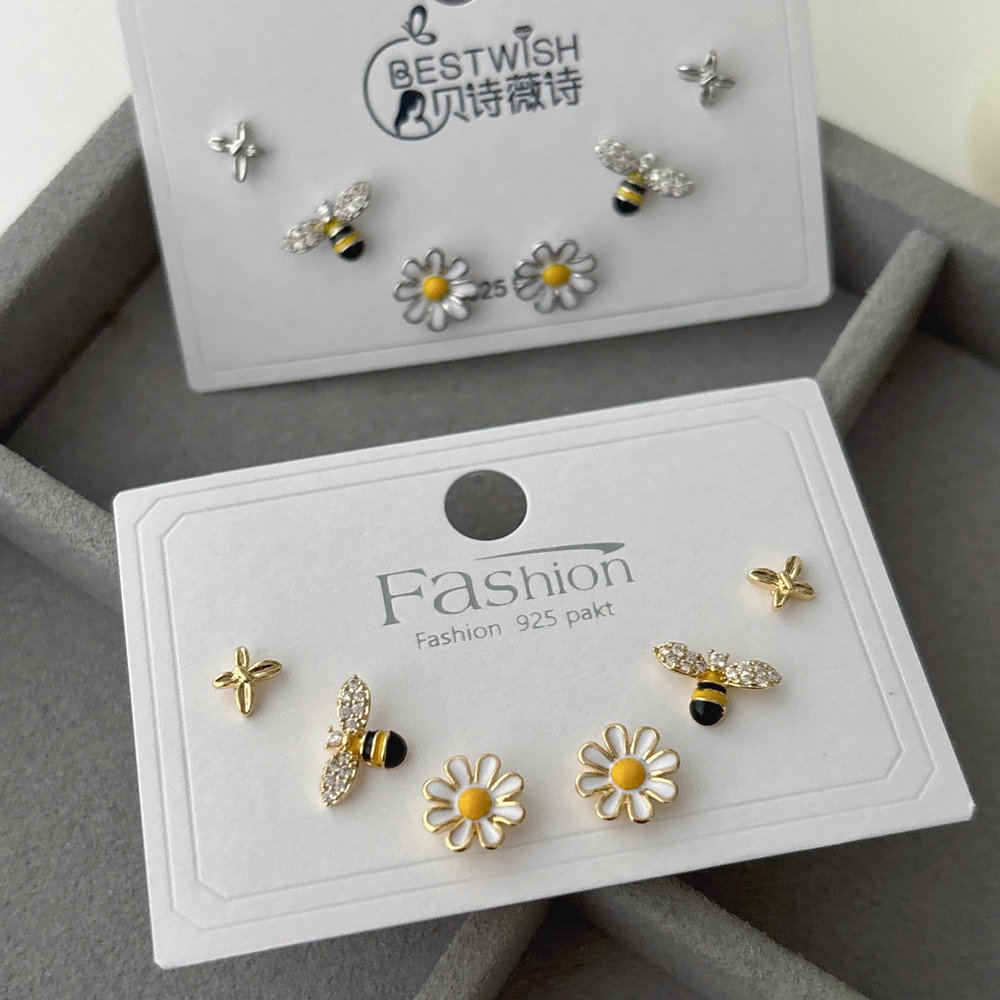 Set bee earrings
