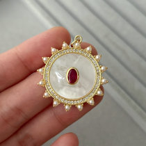 Shell round shape pendant