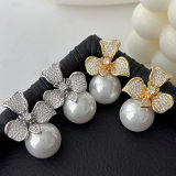 Pearl flower earrings