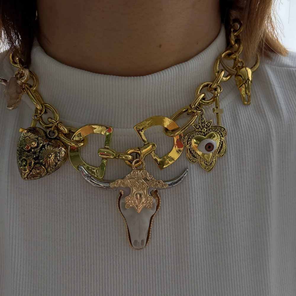 Chunky bull necklace