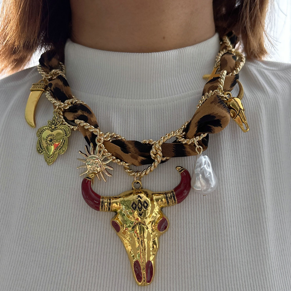 Chunky bull necklace