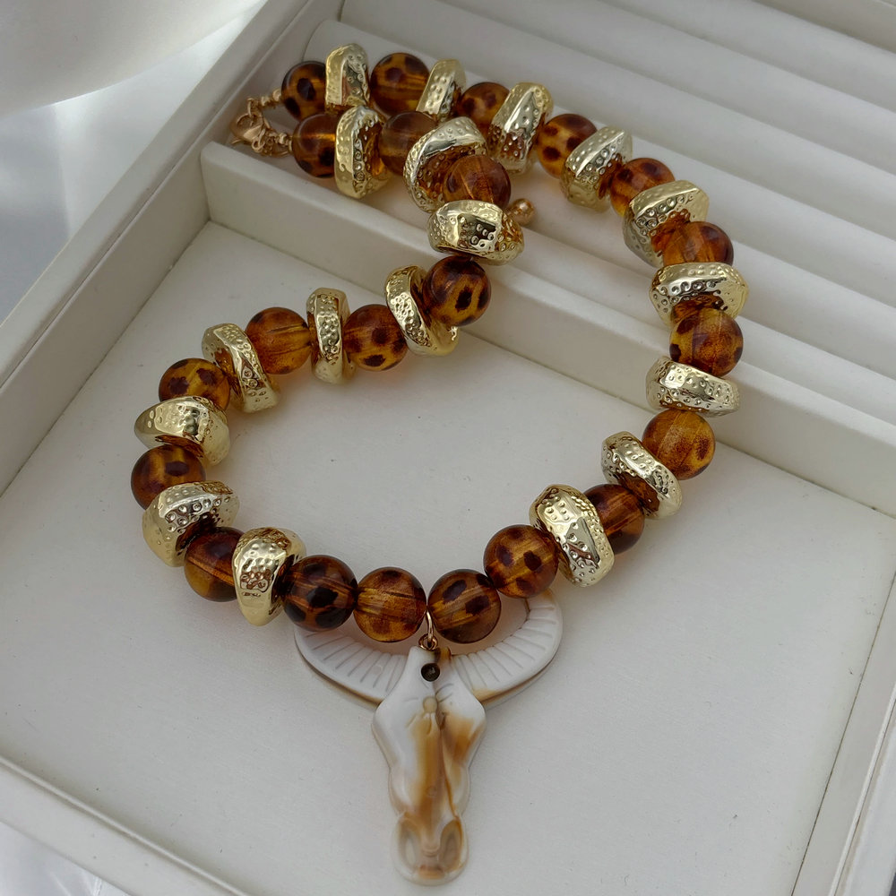 Chunky bull necklace