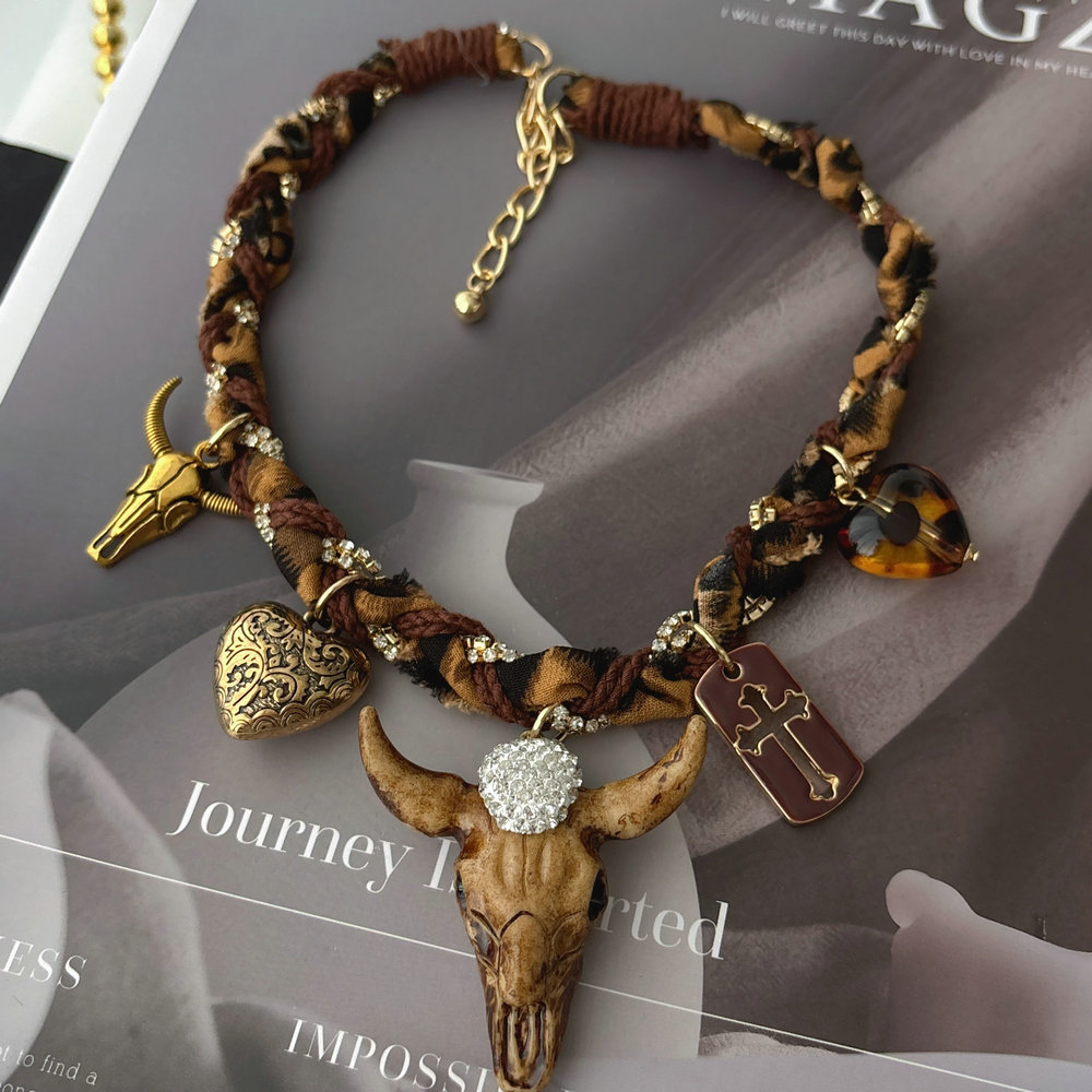 Bull pendant necklace
