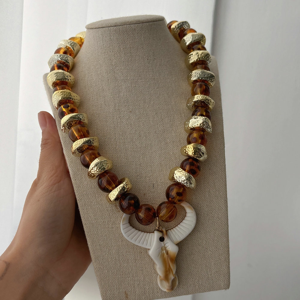 Chunky bull necklace