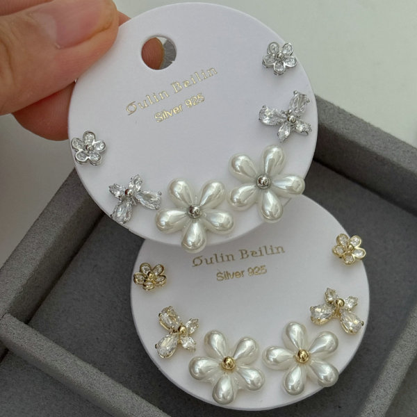 Set flower earrings