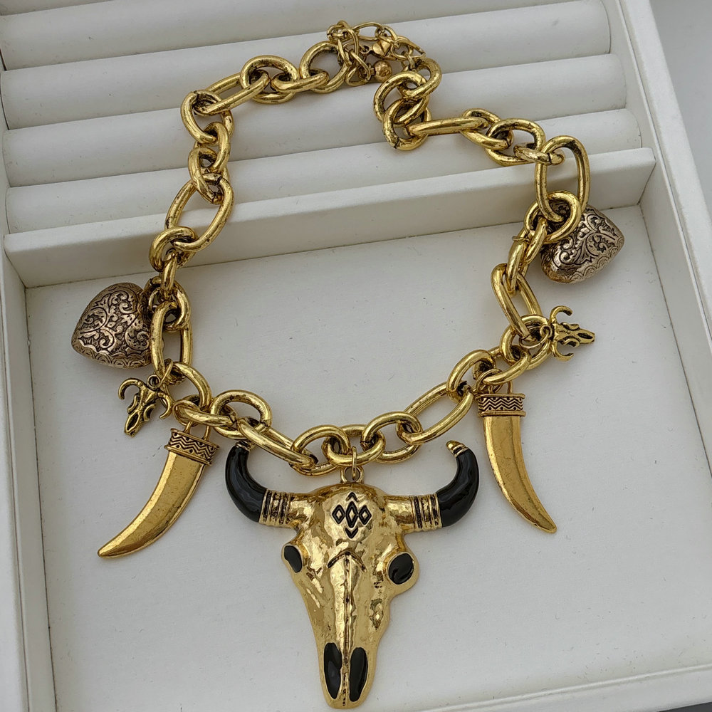 Chunky bull necklace