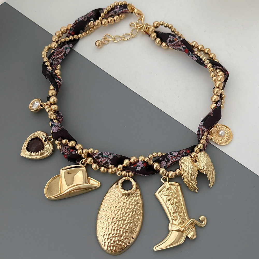 twist chain bull necklace