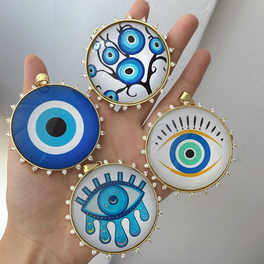 Big round eye pendant